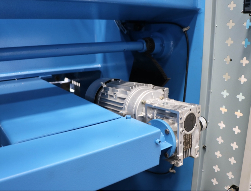 QC12Y-4x1300 Swing Beam Shearing Machine
